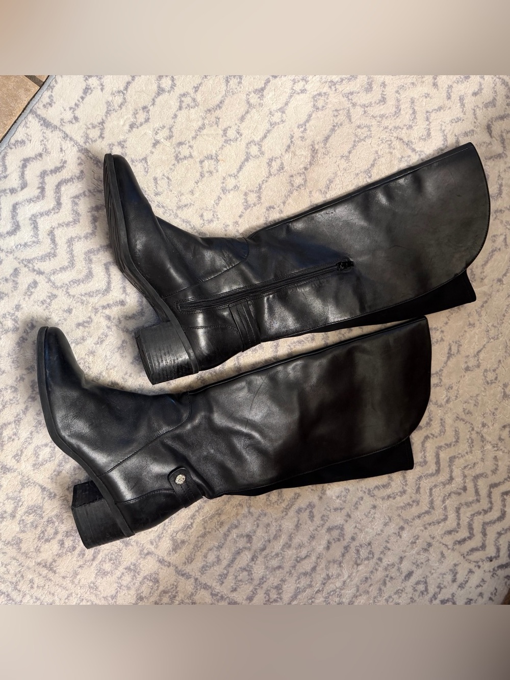 Women's Black Knee-High Leather Riding Boots size 9
